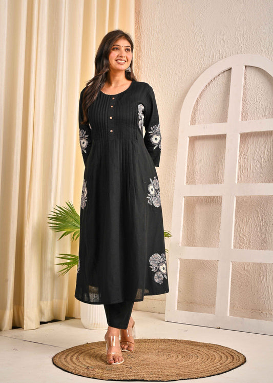 BELVEERA Black Cotton Women’s White Floral Kurta Set