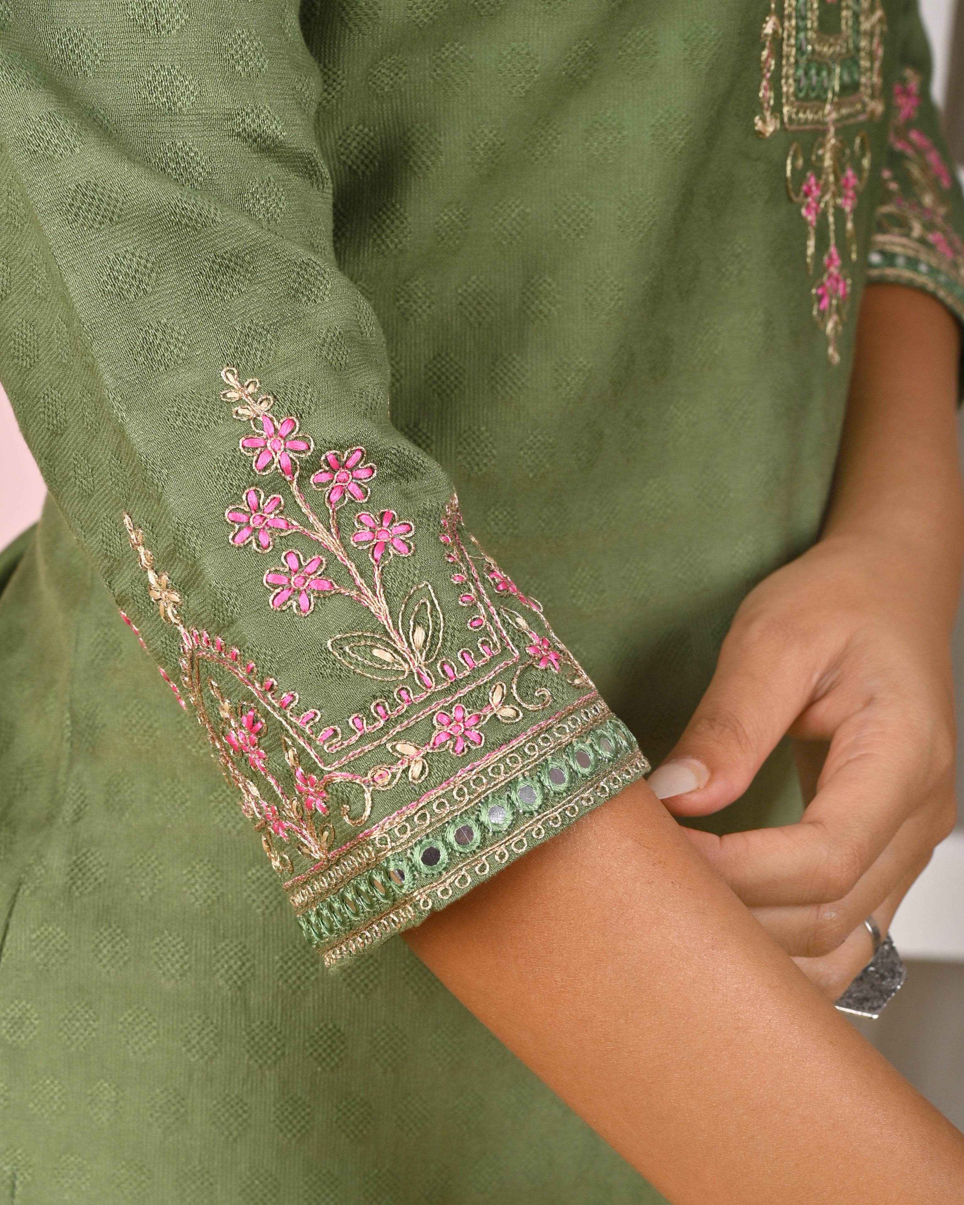 BELVEERA Green Women’s Multicolour Embroidery Kurta