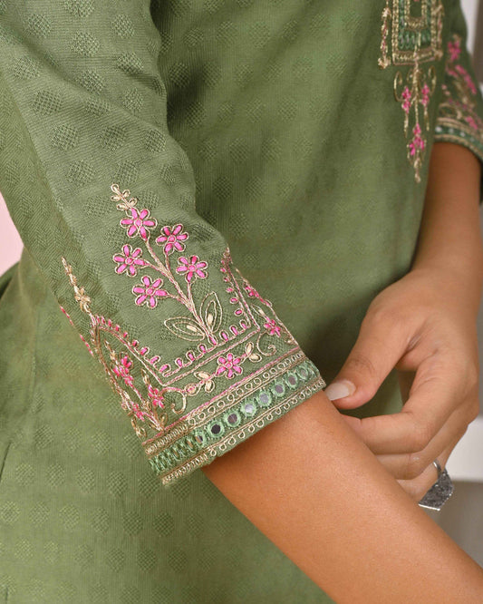 BELVEERA Green Women’s Multicolour Embroidery Kurta