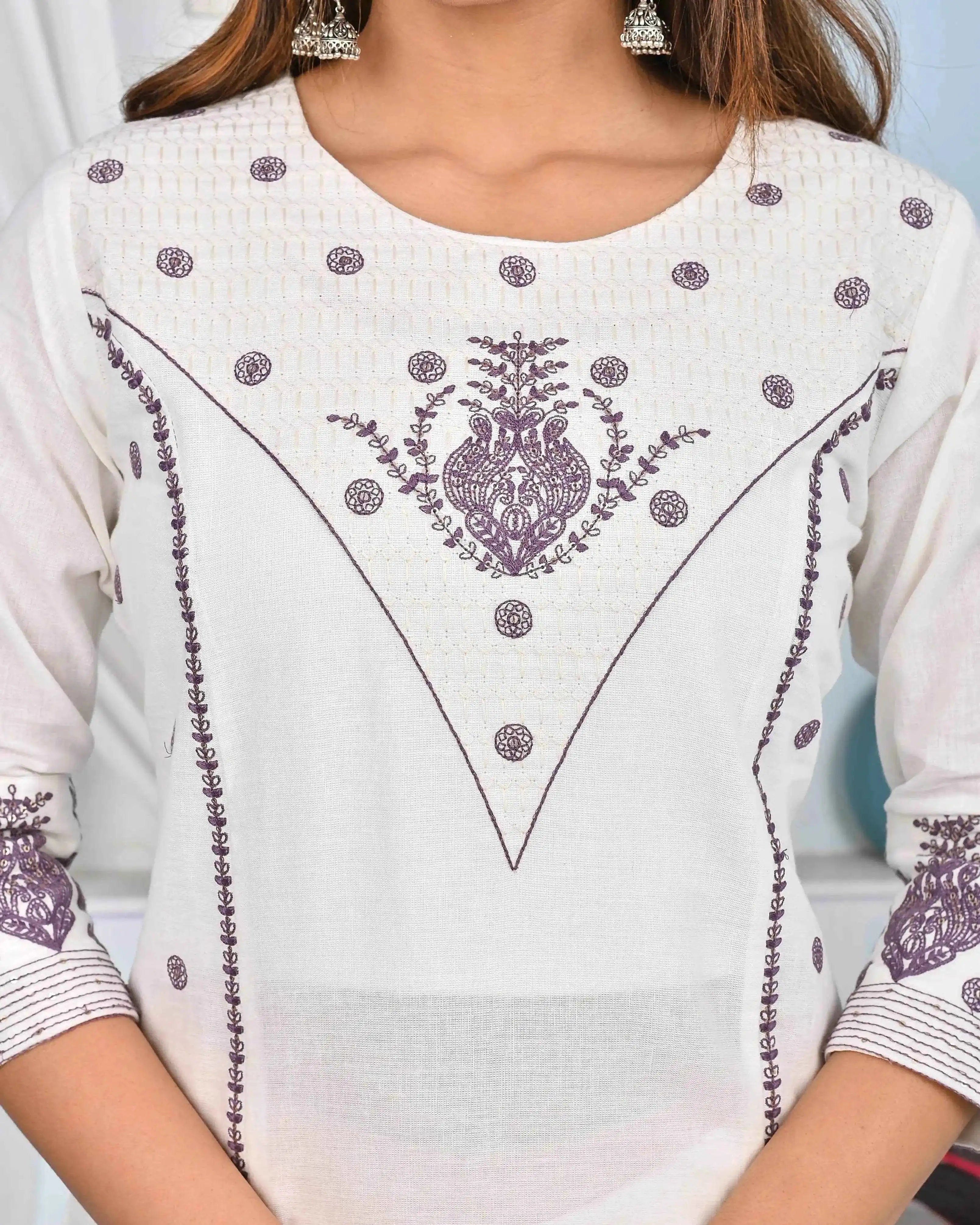 BELVEERA White Cotton Women’s Embroidered Kurta Set